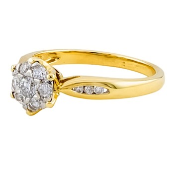 18ct gold Diamond 0.33cts Cluster Ring size N